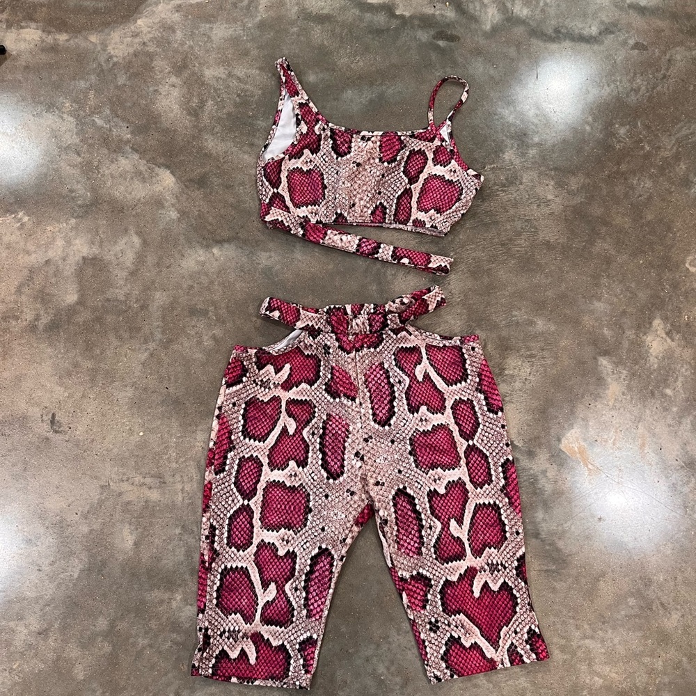 Two piece short set